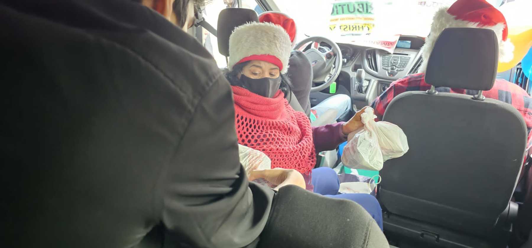 CHRISTMAS-FOOD-DISTRIBUTION12
