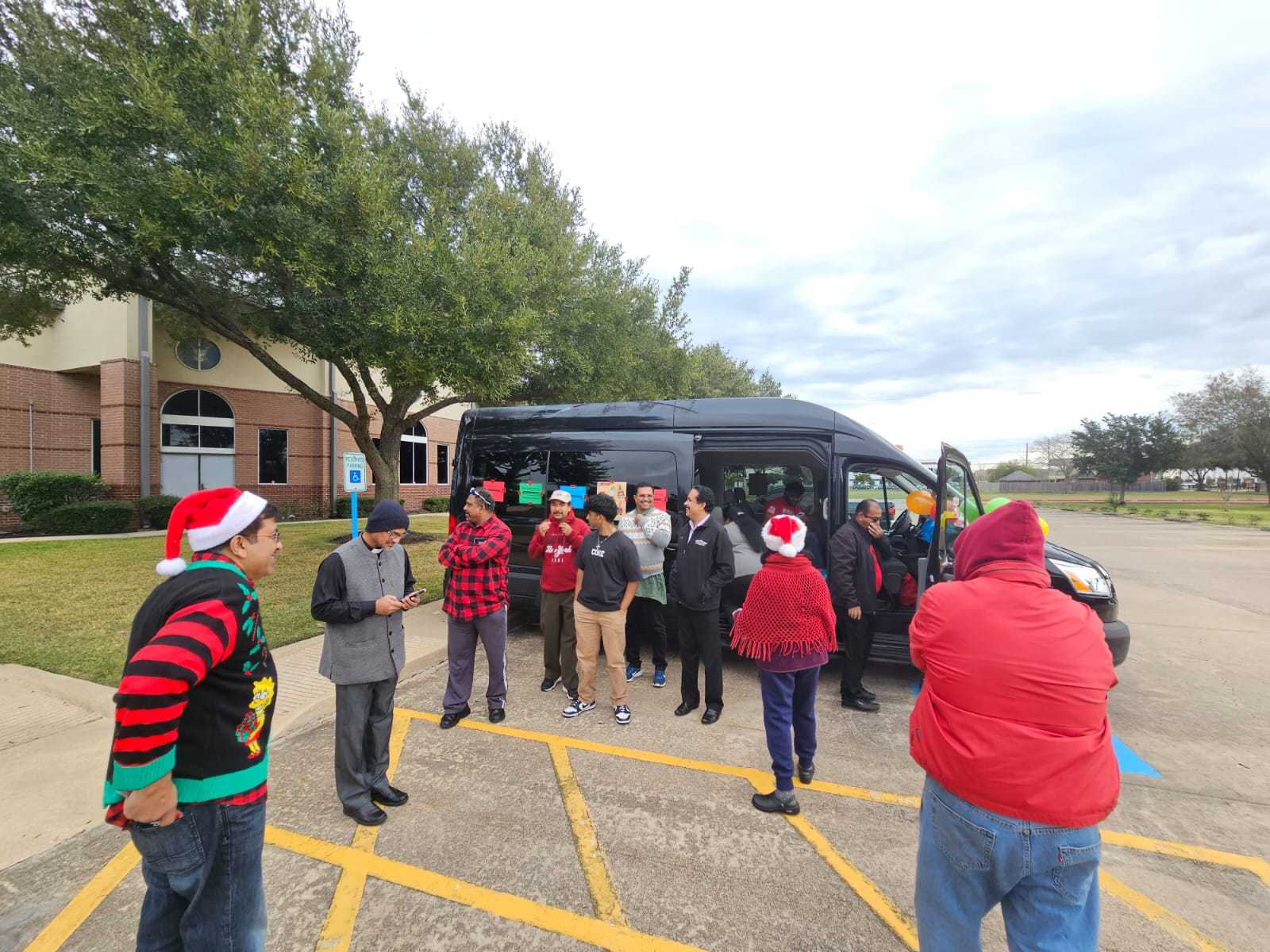 CHRISTMAS-FOOD-DISTRIBUTION16