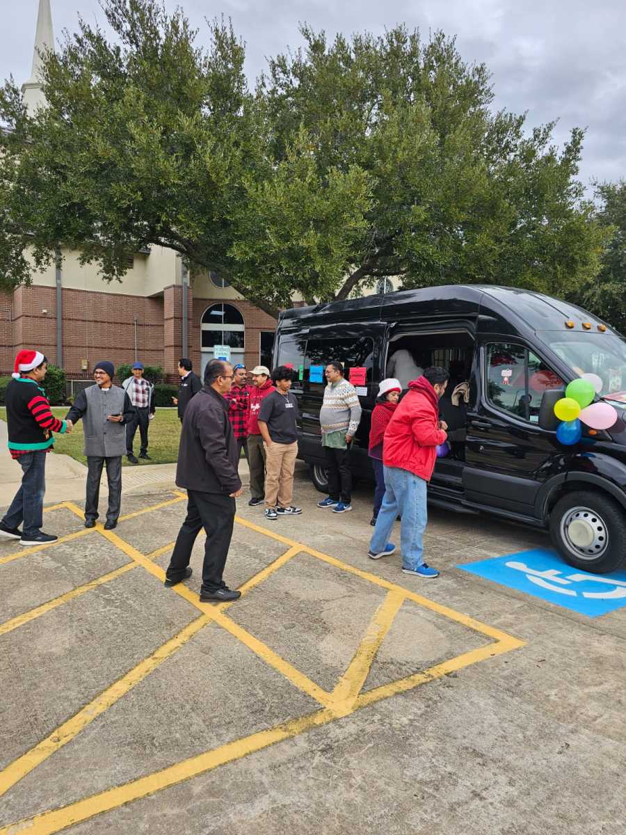 CHRISTMAS-FOOD-DISTRIBUTION19