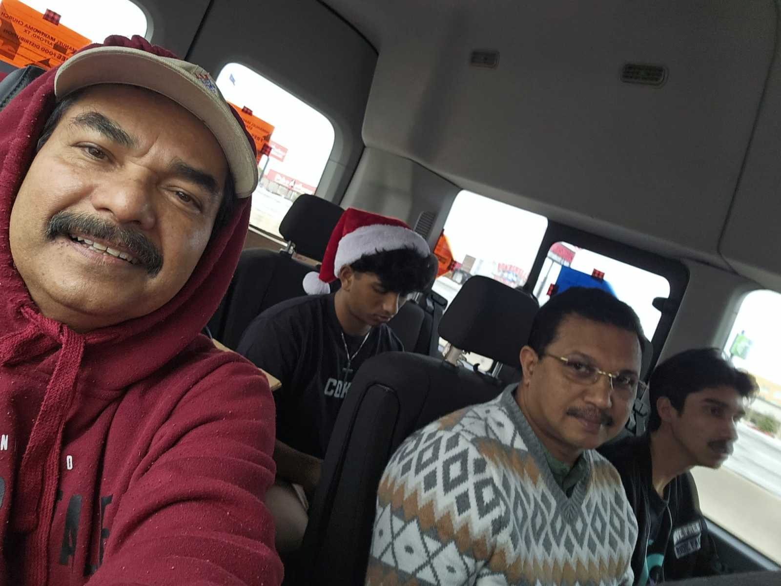 CHRISTMAS-FOOD-DISTRIBUTION4